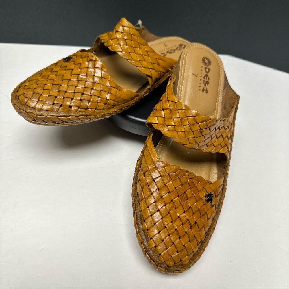 DESI HANGOVER BELLE SLIDES SANDLE MULE SIZE 7 NWT